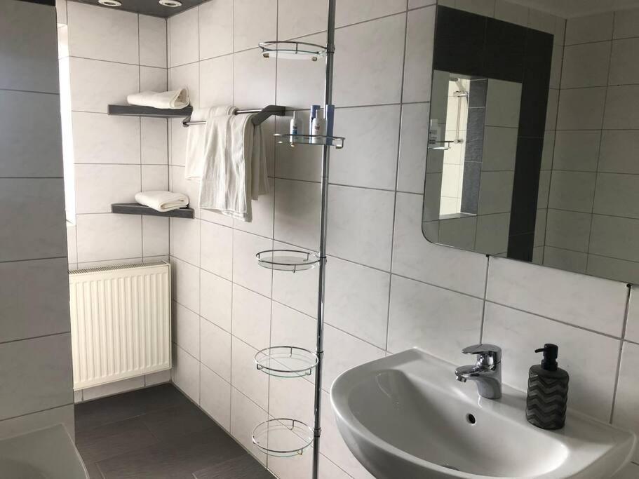 Fotografie z fotogalerie ubytování Ferienwohnung mit großer Dachterrasse v destinaci Bielefeld
