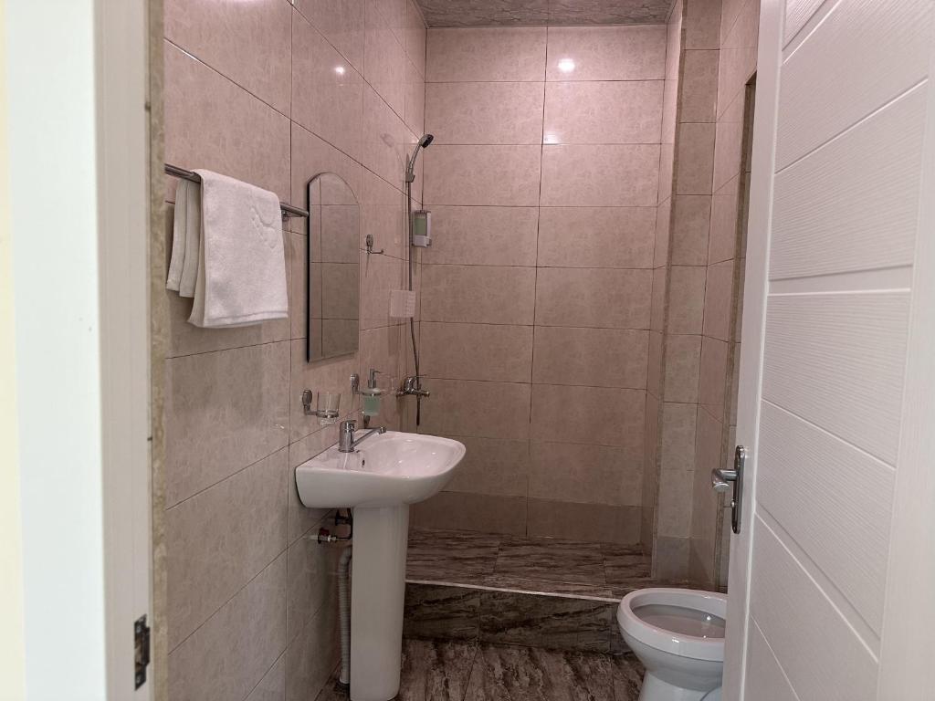 Koupelna v ubytování Hotel X