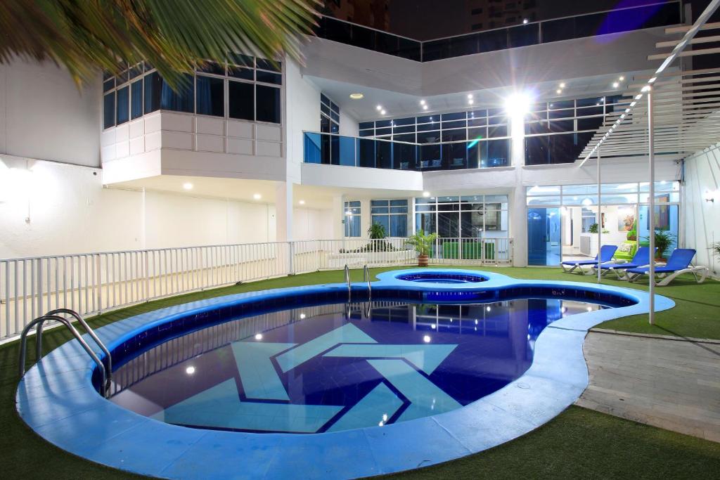 A piscina em ou perto de Hotel Abi Inn By GEH Suites