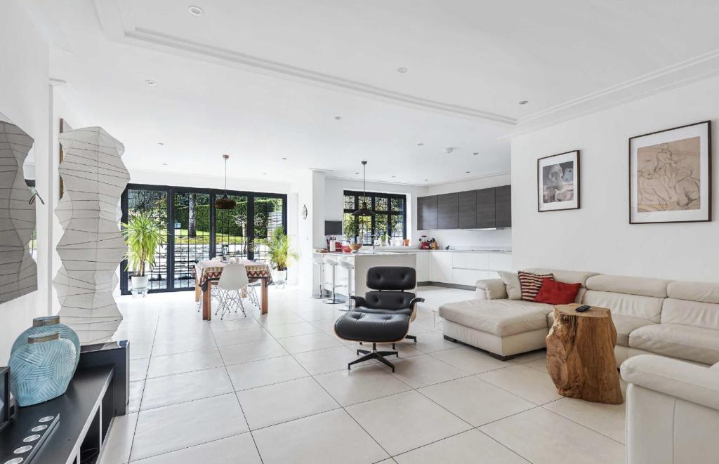 Heavenly London Whetstone, New Updated 2023 Prices