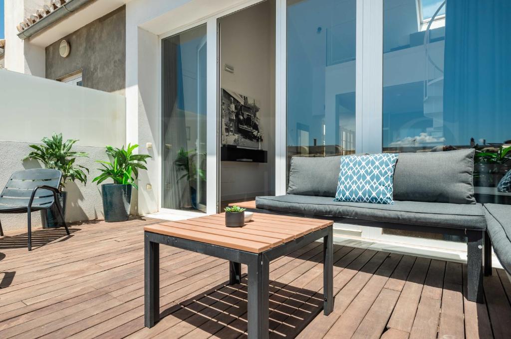 Balkon lub taras w obiekcie Marvellous Penthouse with terrace & Cathedral views by REMS