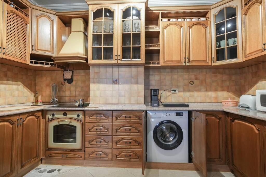 Staycation, City Center Apartment - Image 4