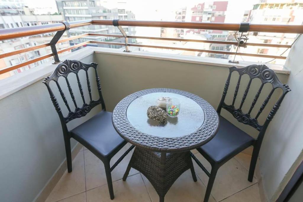 Staycation, City Center Apartment - Image 8