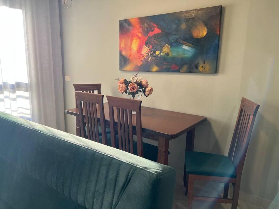 Staycation, City Center Apartment - Image 7