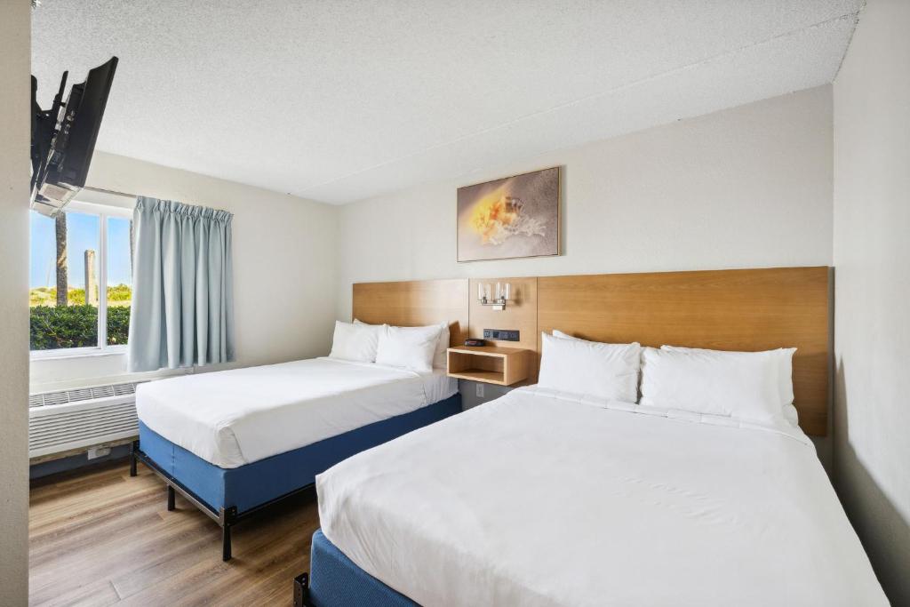 Sugar Sands Beachfront Hotel, a By The Sea Resort photo