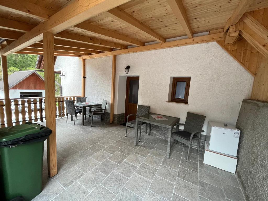 Posezení v ubytování Apartmaji in Sobe Cuder