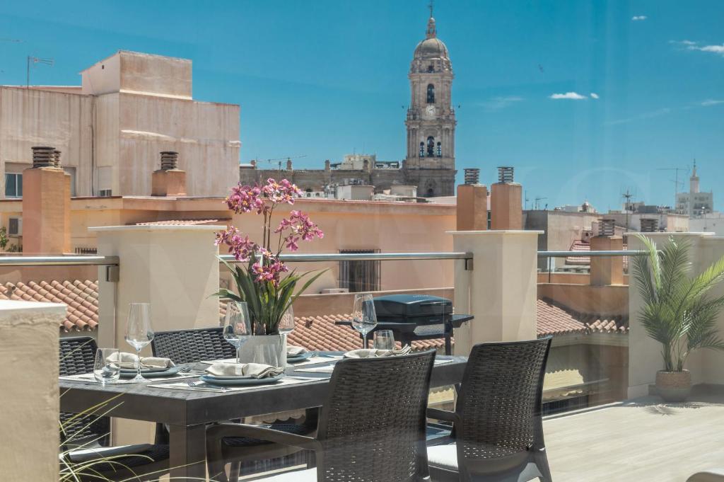 Duplex with private terrace & city views - Center by REMS