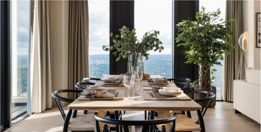 Curated visual reference: Gallery Detail: The Mercian 3Bdr Luxury Penthouse 24 Hr Gym