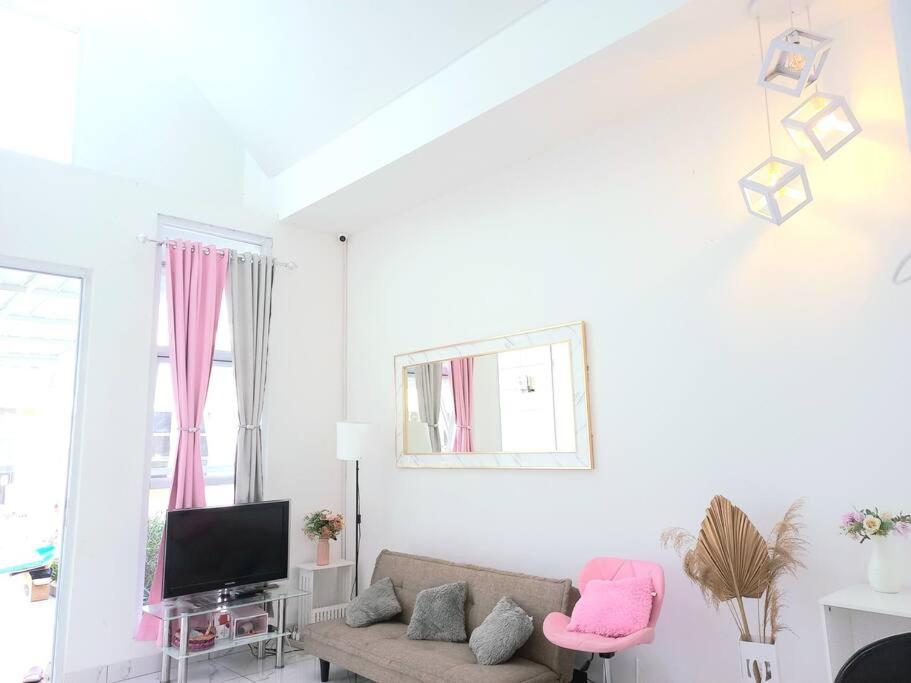 Townhouse MisNov good escape from Jakarta