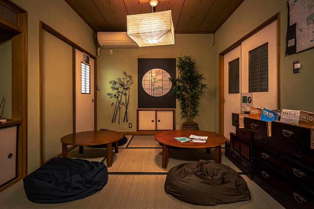 Posezení v ubytování Wabi Sabi Hostel