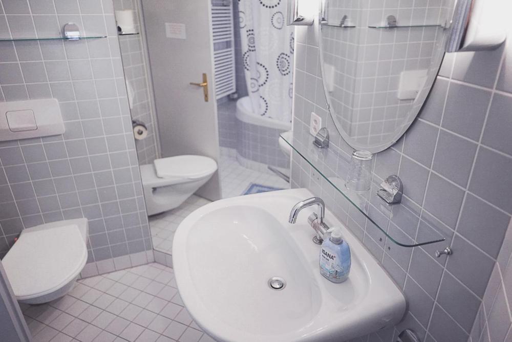 Koupelna v ubytování Dreierzimmer