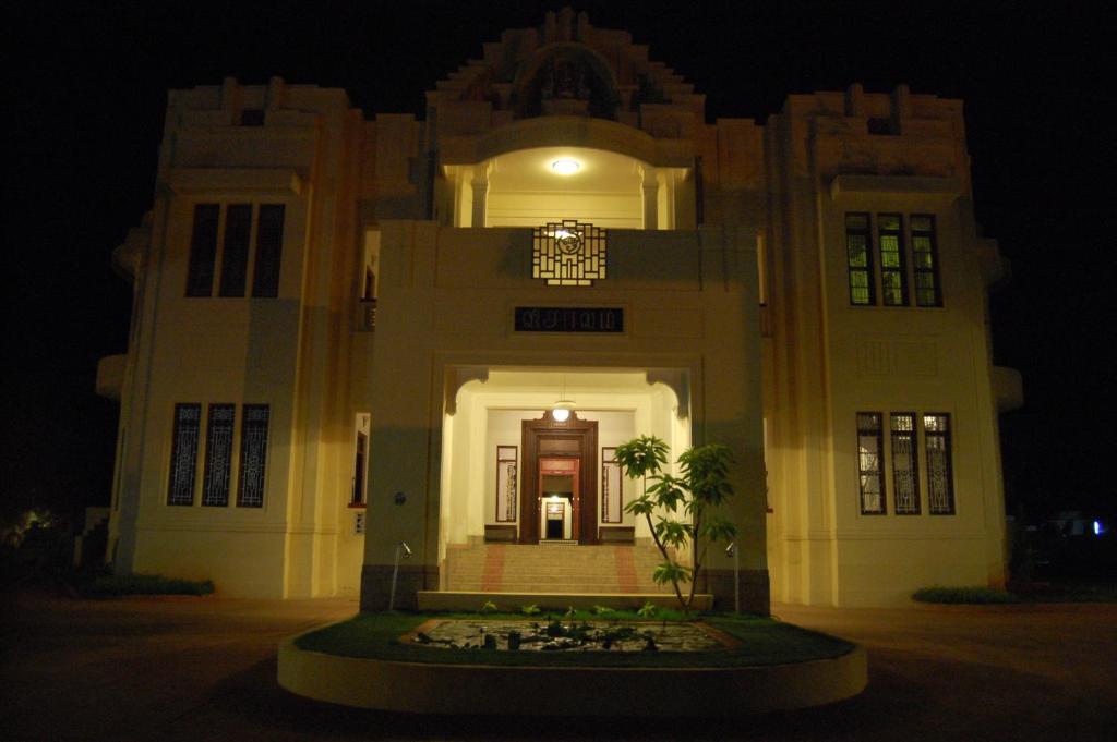 Exteriér nebo vchod ubytování Visalam Chettinad Palace - A CGH Earth Experience