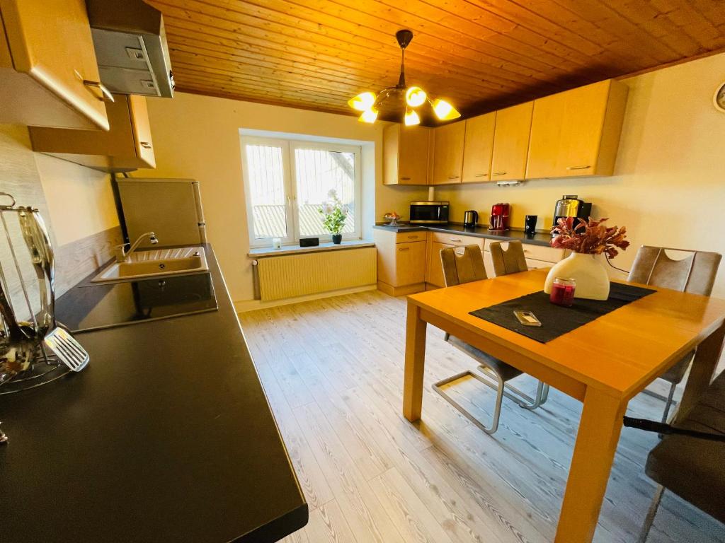 Kuchyň nebo kuchyňský kout v ubytování Ferienwohnung Bosruckblick