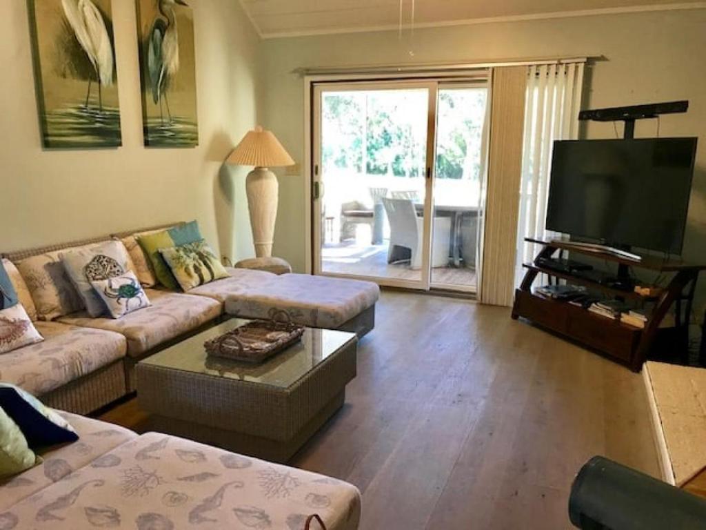 Posezení v ubytování 502 Tarpon Pond Cottage