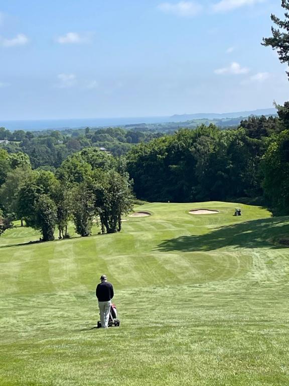 Golf v apartmánu nebo okolí