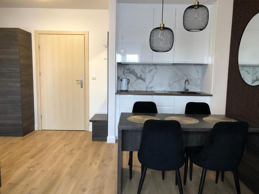 WILLA MAGNOLIA - Apartamenty i Pokoje SPRZĘT DO POŁAWIANIA BURSZTYNU -wodery, podbieraki, latarki UV - POKÓJ ZABAW- ROWERY - KAWA Z EKSPRESU - 6