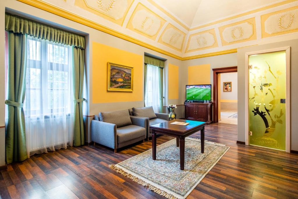 TV a/nebo společenská místnost v ubytování Hotel Vécsecity