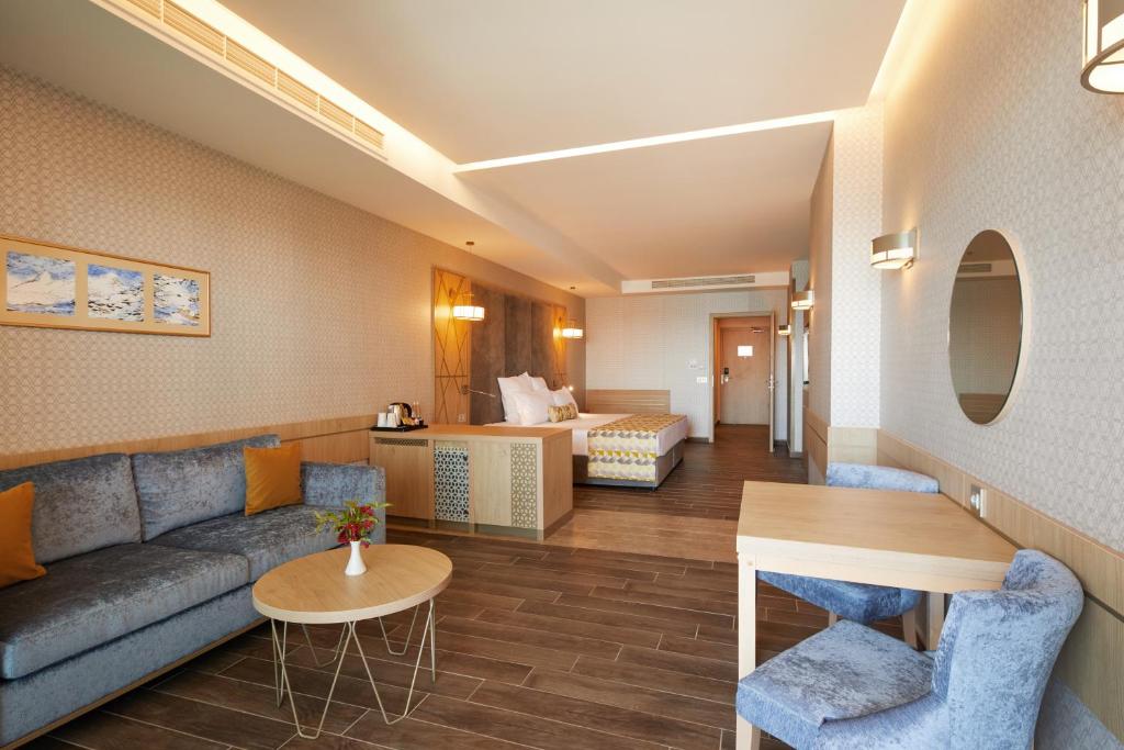 Secrets Sunny Beach Resort and Spa - Premium All Inclusive - Adults Only - 