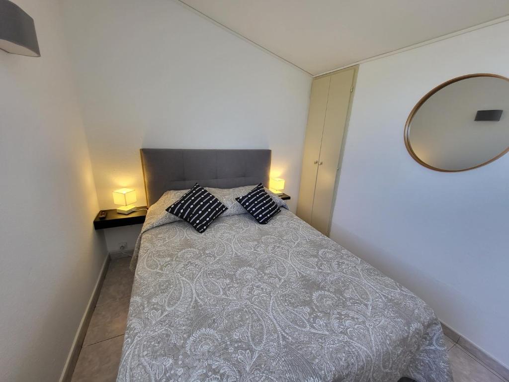Posteľ alebo postele v izbe v ubytovaní PORTICCIO villa dans résidence avec piscines 4-6 personnes BRILOC Appartements
