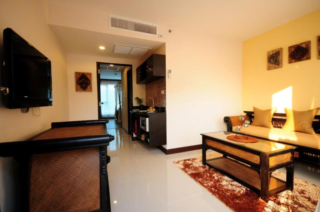 Boss Suites Nana Hotel