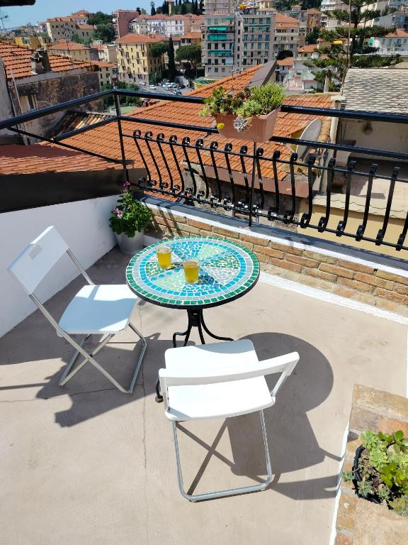 Attico romantico con terrazza Sanremo - Palm Street, 104, Sanremo – Tarifs  2024
