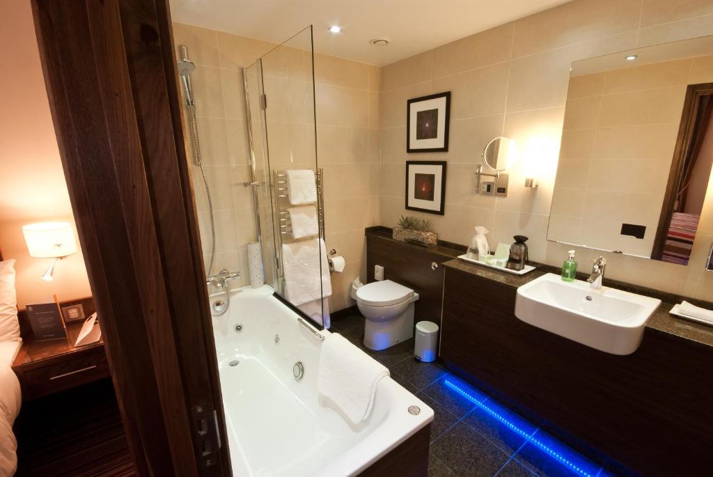 The Rembrandt - Resim 26