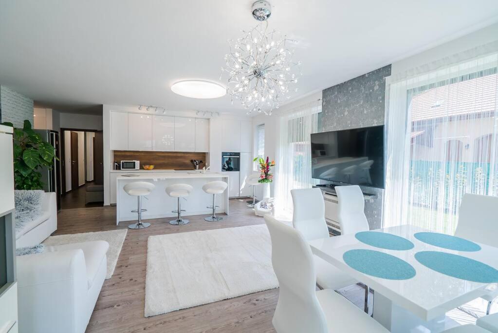 Luxus Partivilla Apartman 8622 Szántód, Parti villasor kép - 1