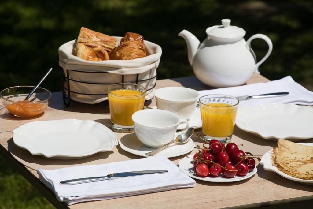 Jedlo v ubytovaní bed & breakfast alebo blízkom okolí