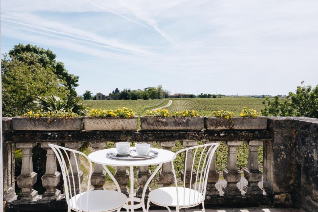 Balkón nebo terasa v ubytování Le Château Réal