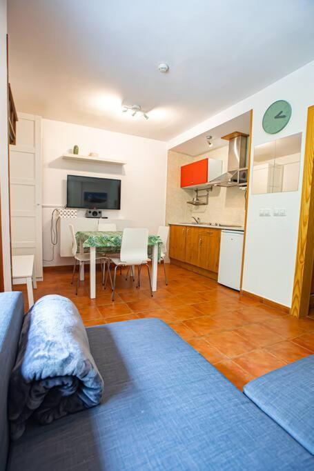 Kuchyň nebo kuchyňský kout v ubytování Holidays, Estudio Jara, Gorbea 2 pax