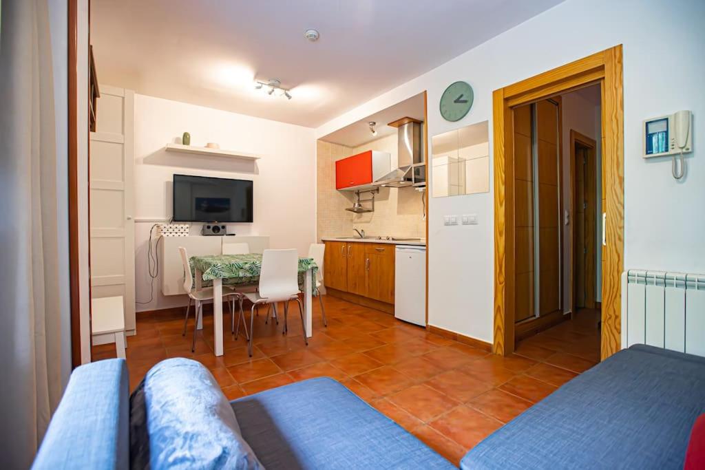 Kuchyň nebo kuchyňský kout v ubytování Holidays, Estudio Jara, Gorbea 2 pax