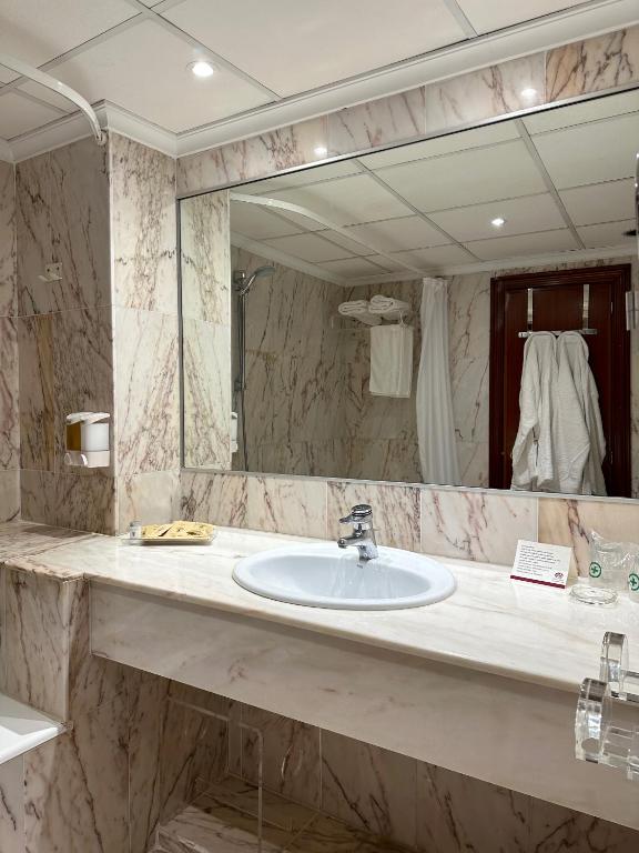 Hotel Turia Valencia - Deluxe King Room