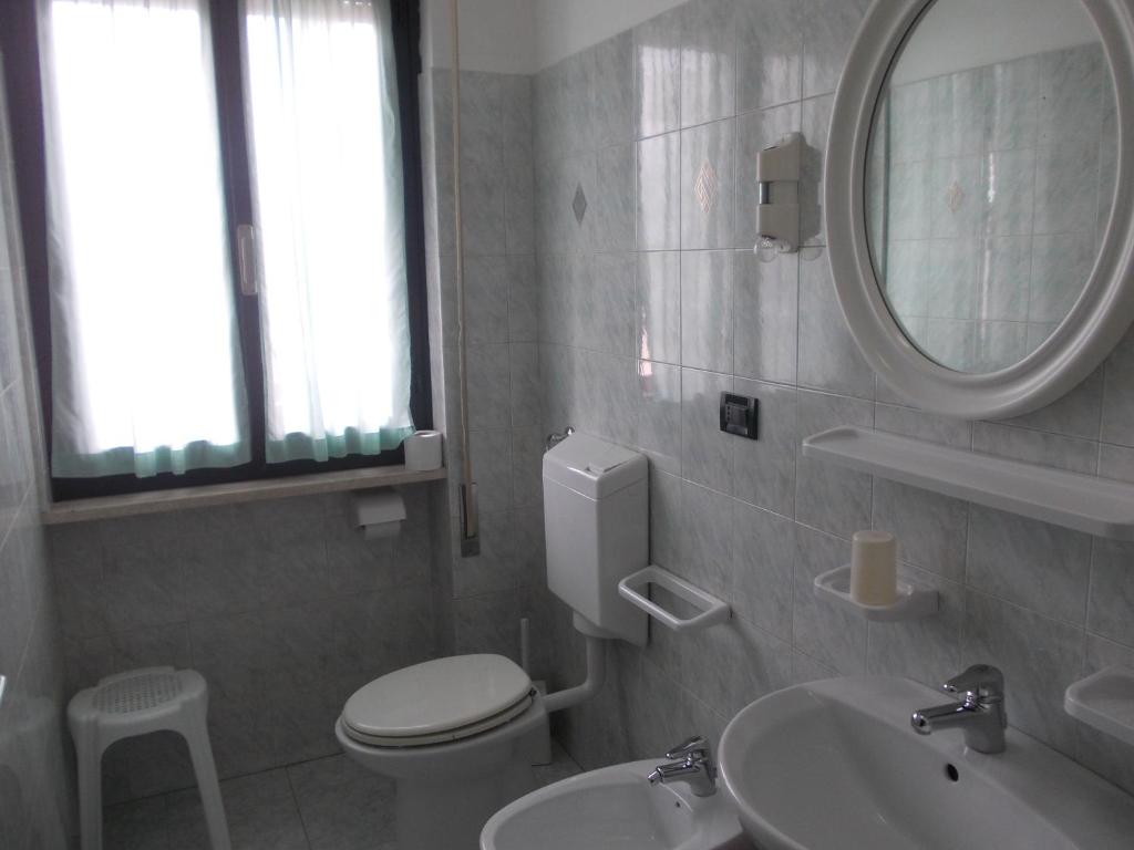 Scacco Rosso via Piave 23 - Triple Room With Private Bathroom