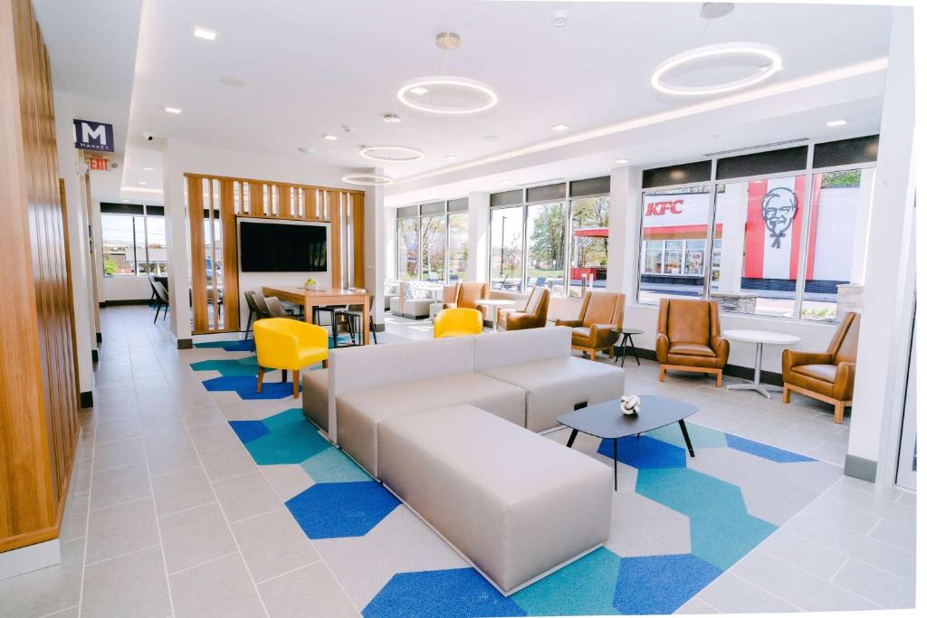Lobbyn eller receptionsområdet på Microtel Inn & Suites by Wyndham Macedon