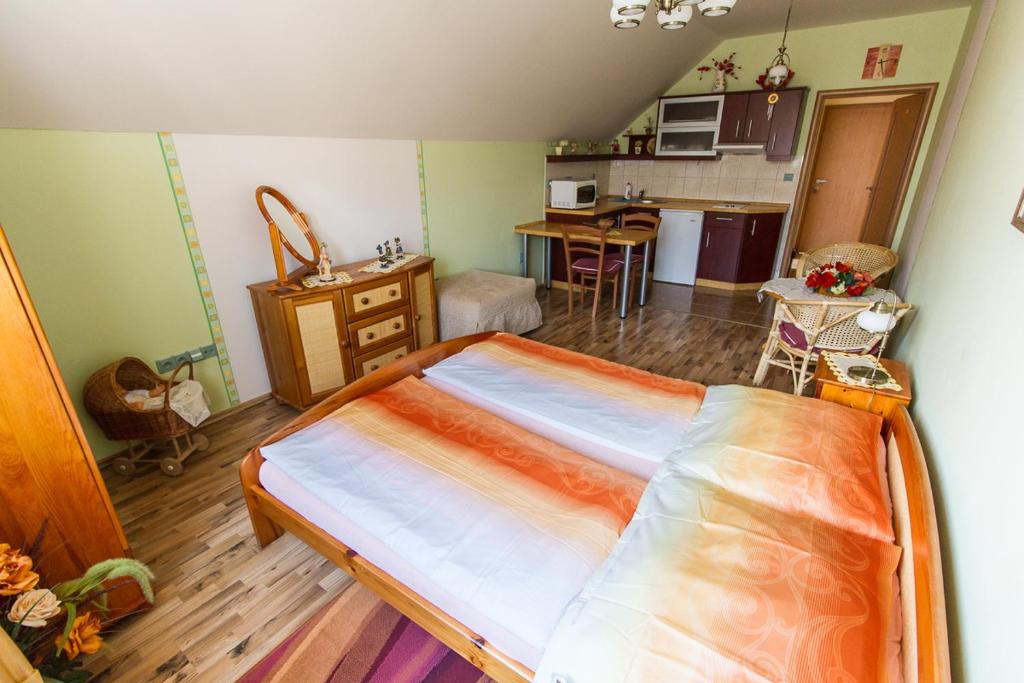Kuchyň nebo kuchyňský kout v ubytování Penzion U Kapličky