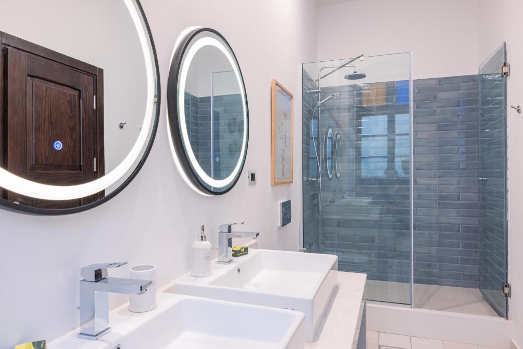 Koupelna v ubytování Kassa Boutique Hotel
