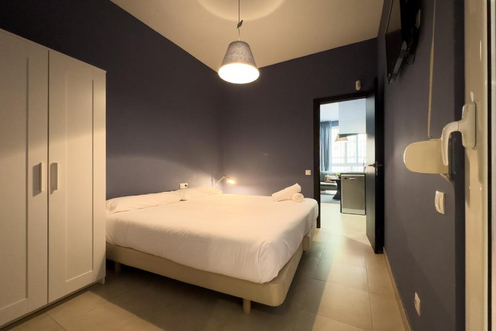 AinB Barcelona Sants Apartments - Studio Apartment