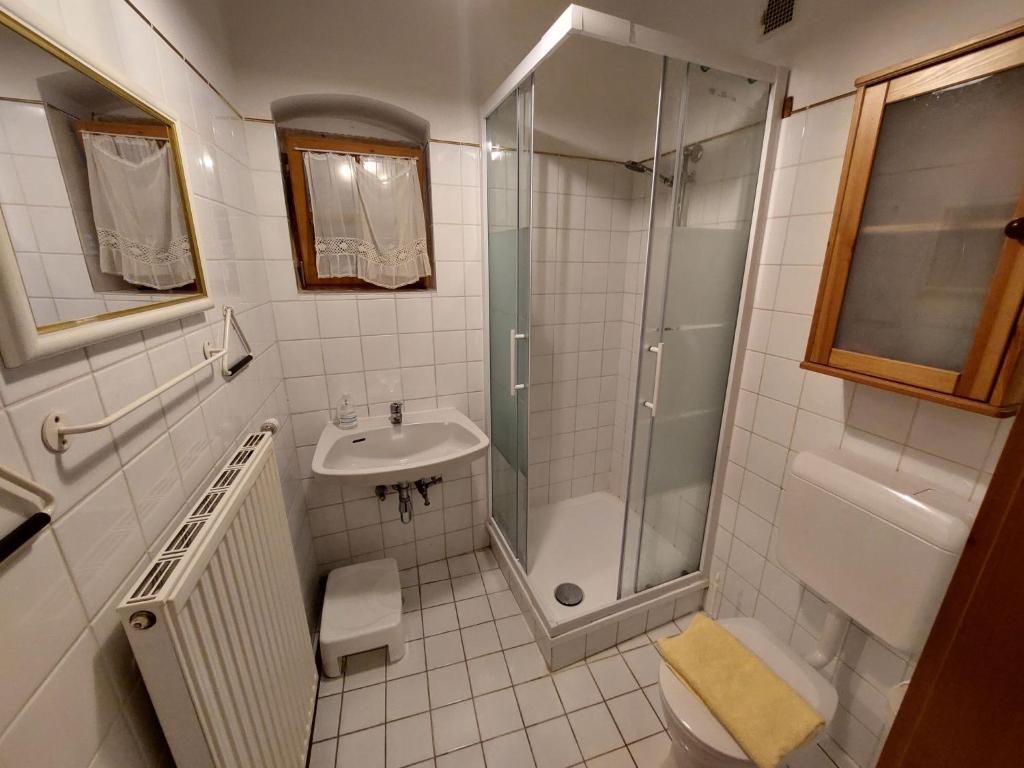 Koupelna v ubytování Apartment Alte Post-2 by Interhome