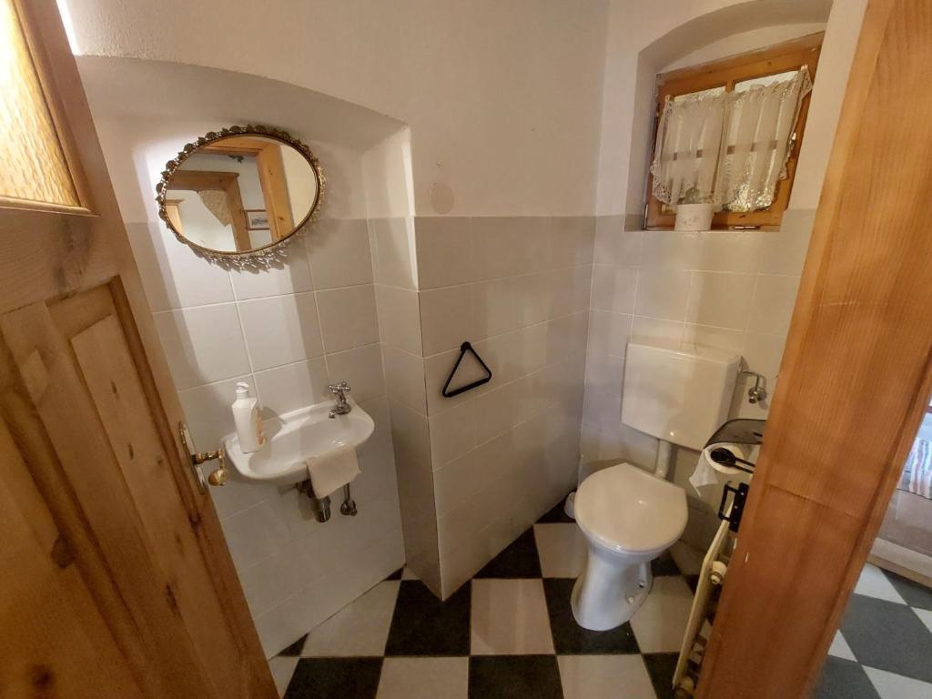 Koupelna v ubytování Apartment Alte Post-2 by Interhome