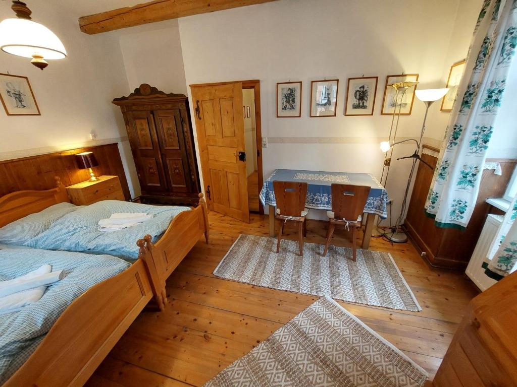 Postel nebo postele na pokoji v ubytování Apartment Alte Post-2 by Interhome
