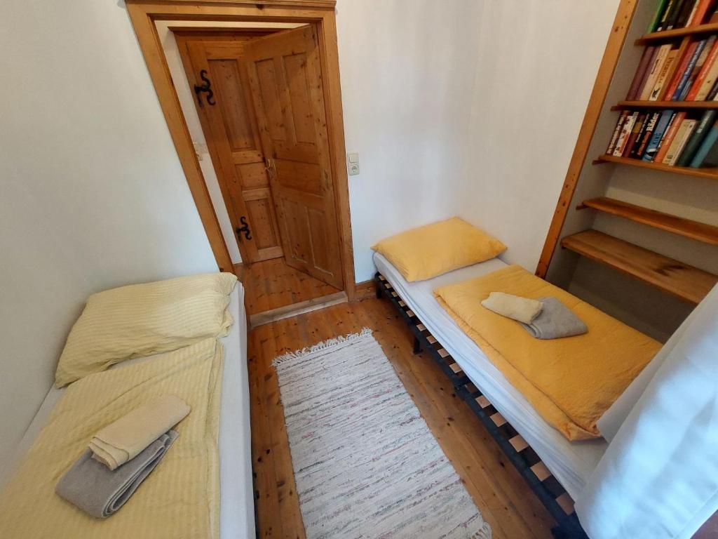 Postel nebo postele na pokoji v ubytování Apartment Alte Post-2 by Interhome