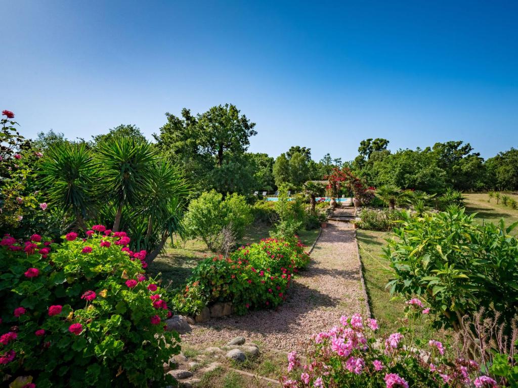 Zahrada ubytování Villa Gelormini-2 by Interhome