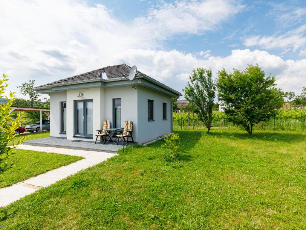 A garden outside Holiday Home Geminis by Interhome
