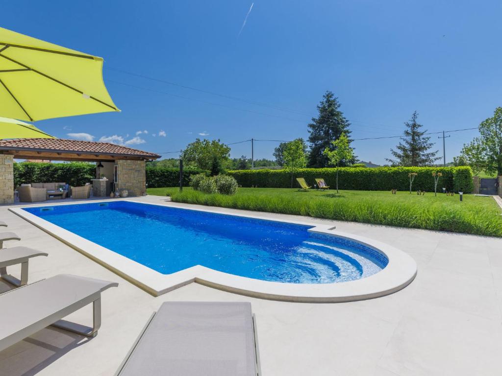Bazén v ubytování Holiday Home Gasparini by Interhome nebo v jeho okolí