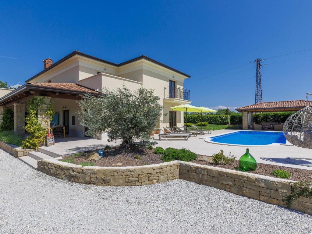 Bazén v ubytování Holiday Home Gasparini by Interhome nebo v jeho okolí
