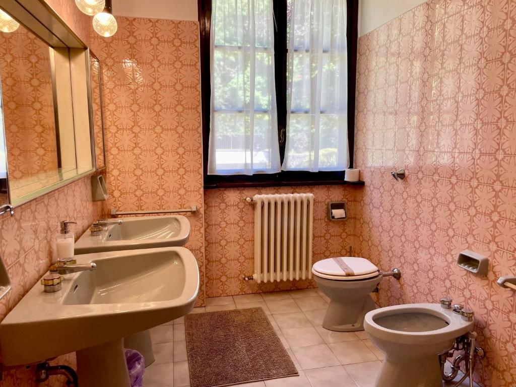 A bathroom at Villa Sofia by Interhome