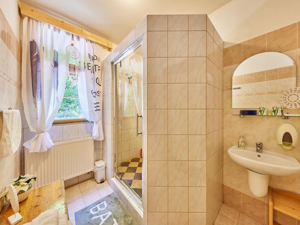 Koupelna v ubytování Chalet Krakonoš by Interhome