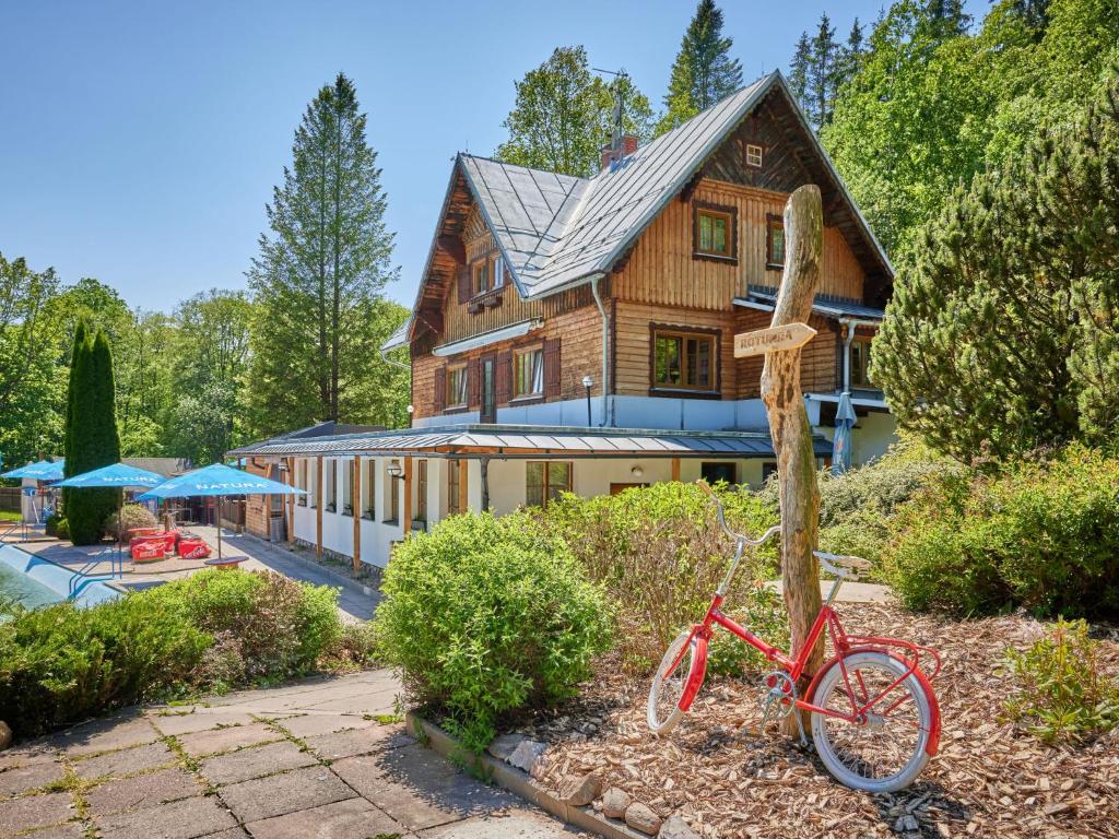 Zahrada ubytování Chalet Krakonoš by Interhome