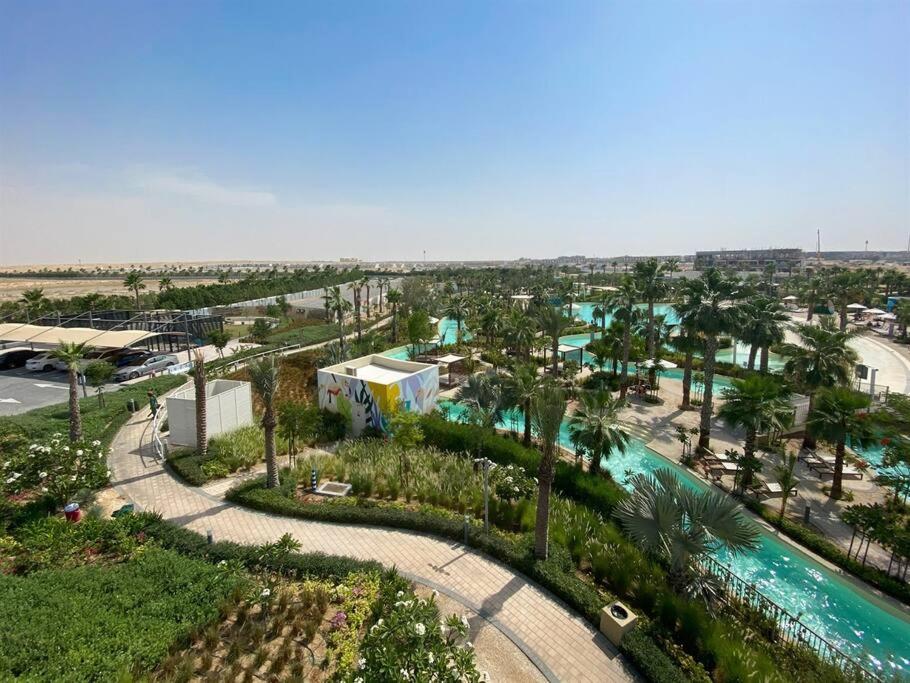 Apartment Trophy - Oasis Whisper Suite, Dubai, UAE - Booking.com