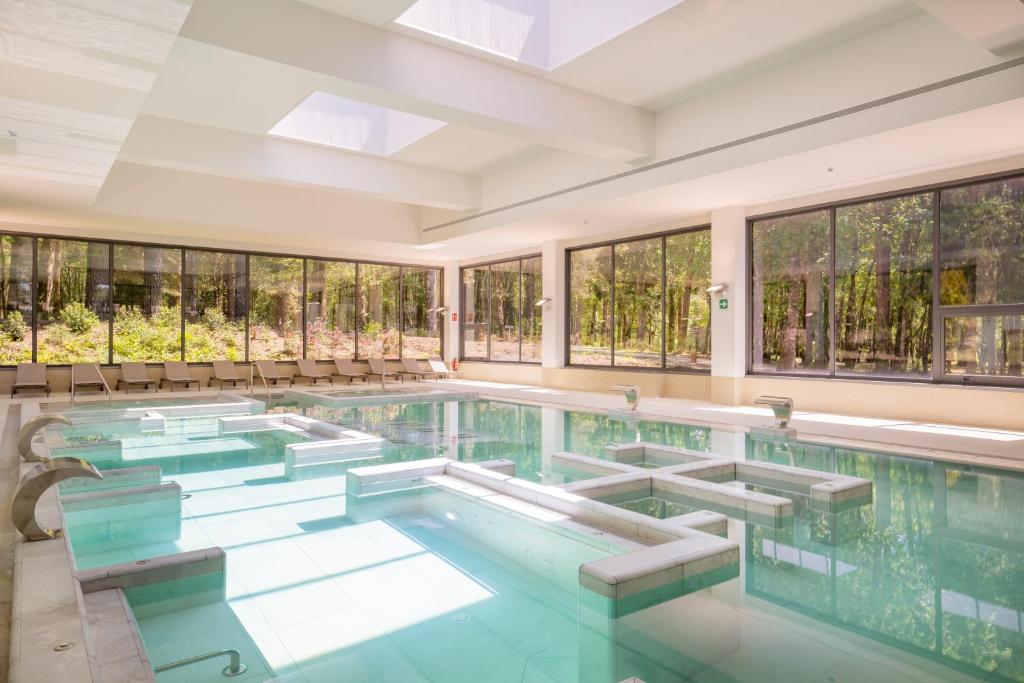 Bazén v ubytování Iberik Gran Balneario de Guitiriz nebo v jeho okolí